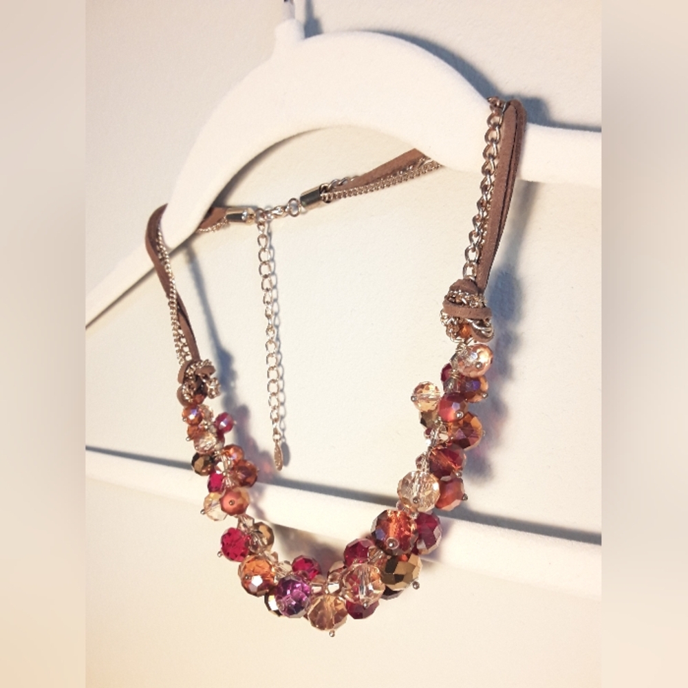 💚2/$25💚 Pink Beaded Necklace Women's Jewelry Leather Gold